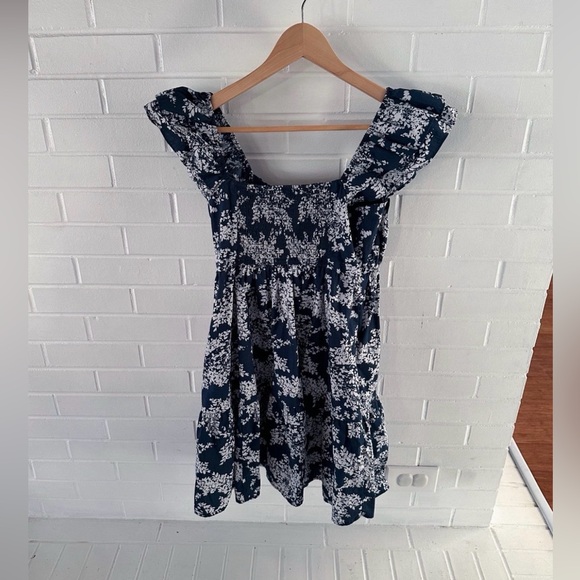 Abercrombie & Fitch Blue and White Floral Flutter Sleeve Dress - Picture 2 of 4